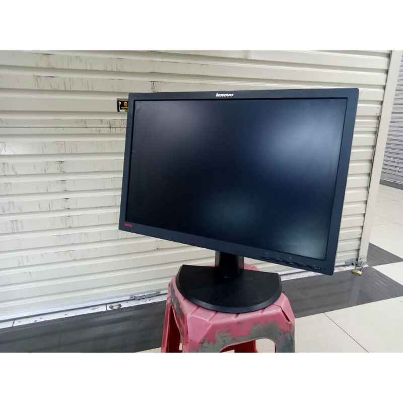 MONITOR 24 INCH WIDE BERKUALITAS