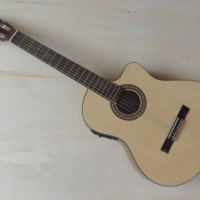 GITAR AKUSTIK ELEKTRIK YAMAHA SENAR NYLON