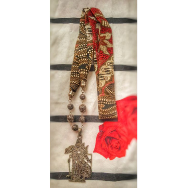 Kalung Etnik Batik Wayang