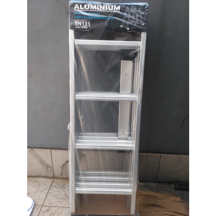 Tangga Almunium Lipat 4.7 meter