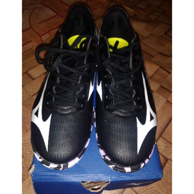 Sepatu Futsal Mizuno Basara sala pro Second 2X Pemakaian Size 41.