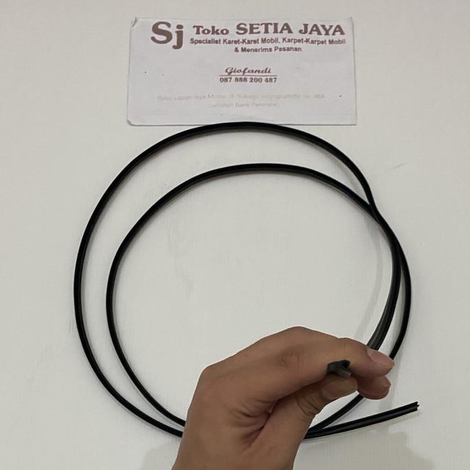Karet list T bawah kaca depan mobil universal