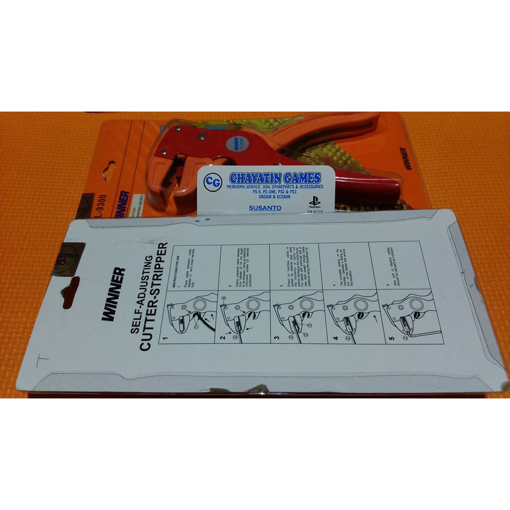 Tang Pengupas Kabel Stik PS2 Kakak Tua