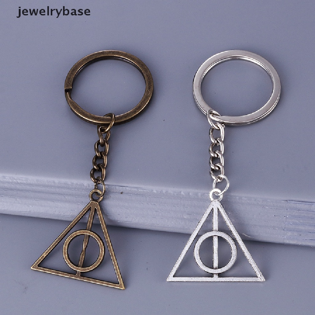 Kalung Dengan Liontin Bentuk Segitiga Desain The Deathly Hallows