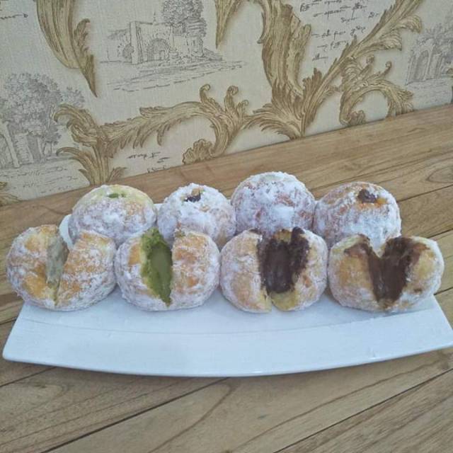 

kue bomboloni
