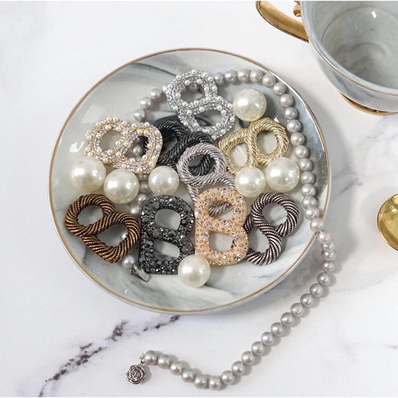 BUTTONSCARVES brooch Signature perla swirled silk NEW