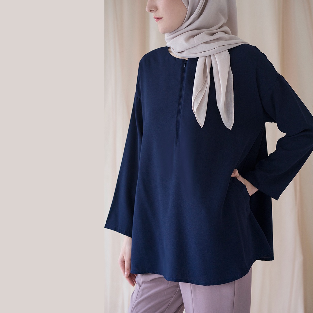 Basic Top by Aska Label - Basic blouse kantor lengan panjang busui friendly warna Putih, Navy