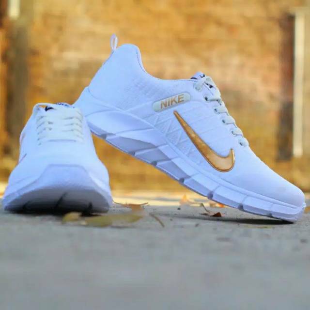 sepatu nike PUTIH GOLD/1kg muat 2pasang | Shopee Indonesia