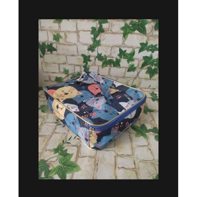 Tas Bekal  Kotak Makanan / Tas wadah Taperware