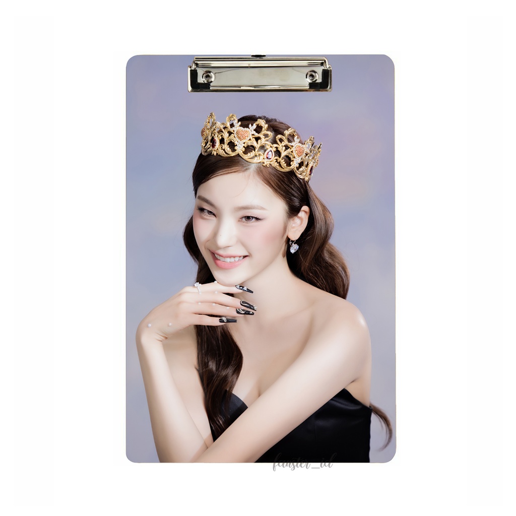 

Clipboard Papan Ujian Kpop ITZY