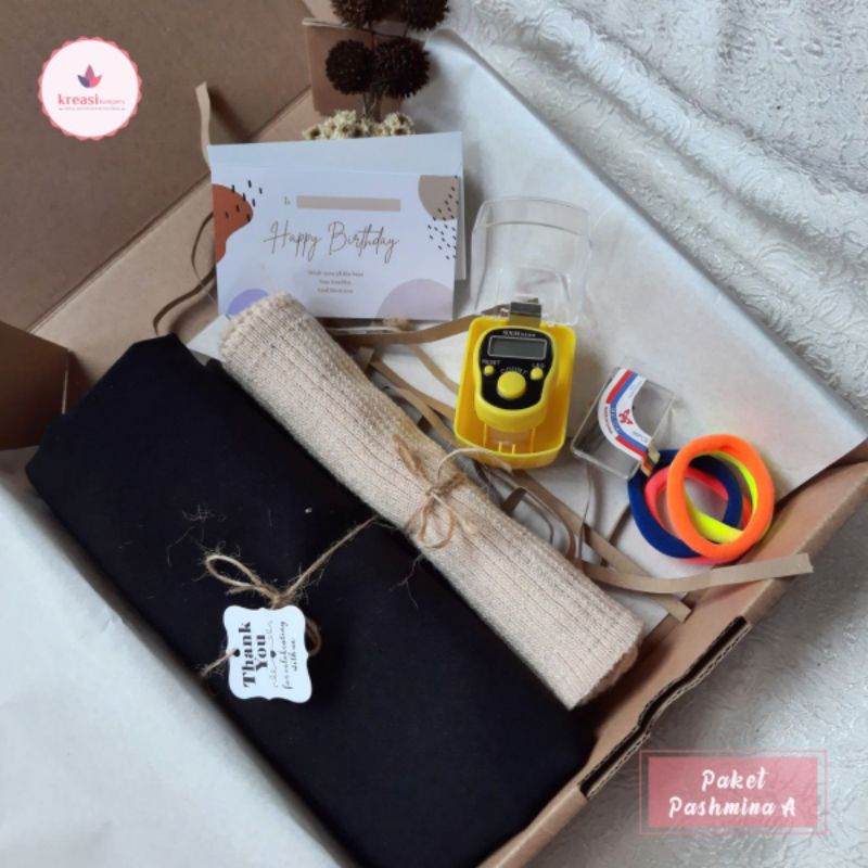 

HAMPERS GIFT BIRTHDAY/ GIFT GRADUATION/GIFT WEDDING MURAH