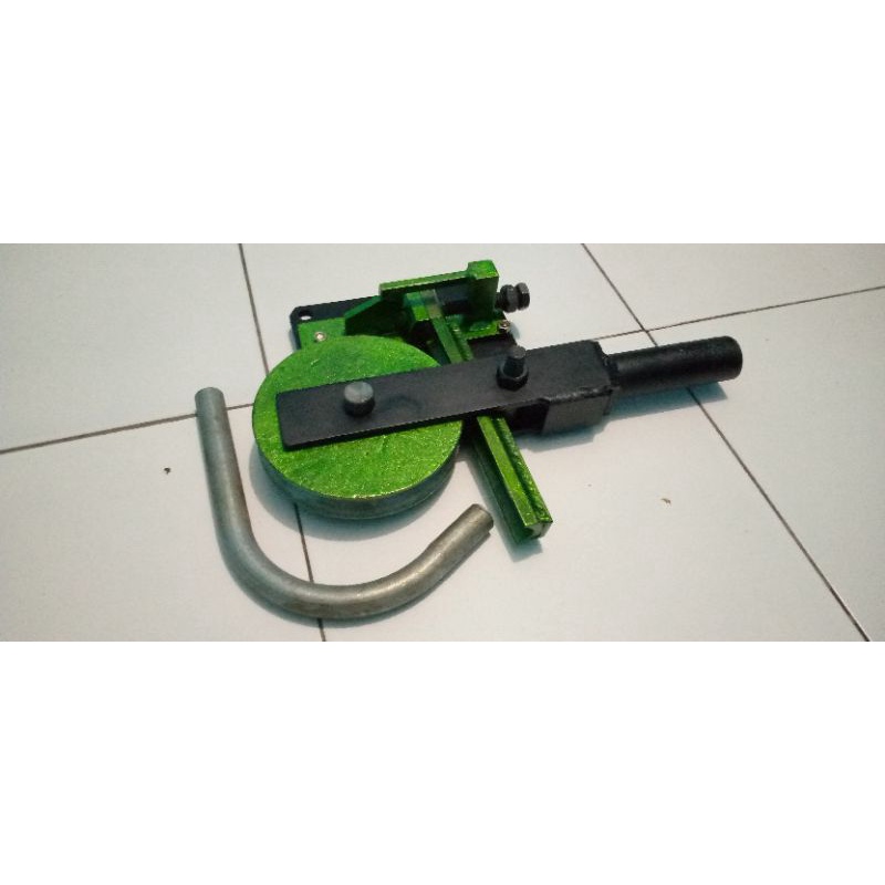 roll pipa manual besi 1/2 inch  (19mm)