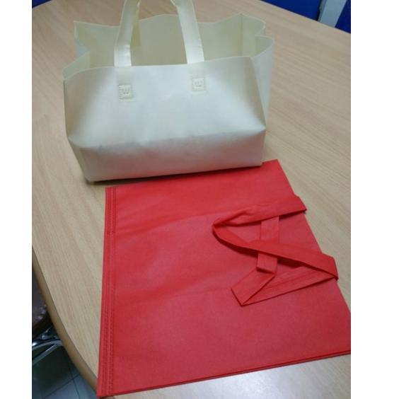 

Produk 6ZJVM Tas spunbond cake/ Tas Brownies 33x31x21 (isi 12pcs) 80 Promo