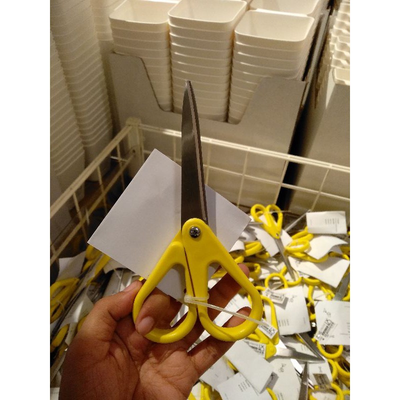 

Gunting IKEA
