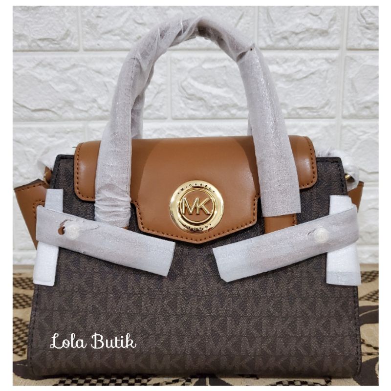 Tas Michael Kors Carmen XS Flap Messanger Logo Sign Brown