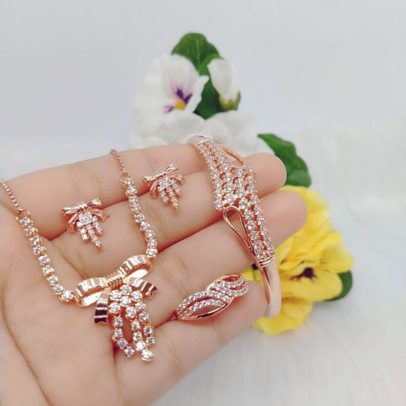 Set replika berlian (kalung+gelang+anting+cincin). Free Box