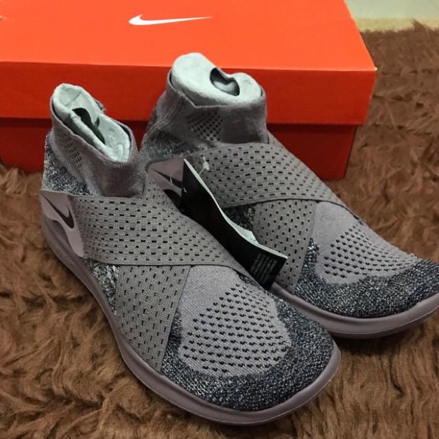 NIKE WOMEN FREE RN MOTION FLYKNIT