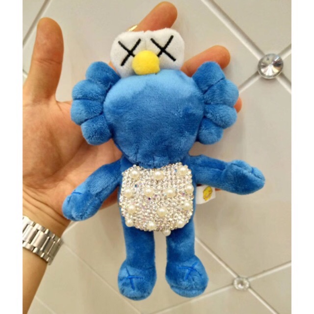 Cuci Gudang Boneka Kaws Gantungan Kaws Manik Manik