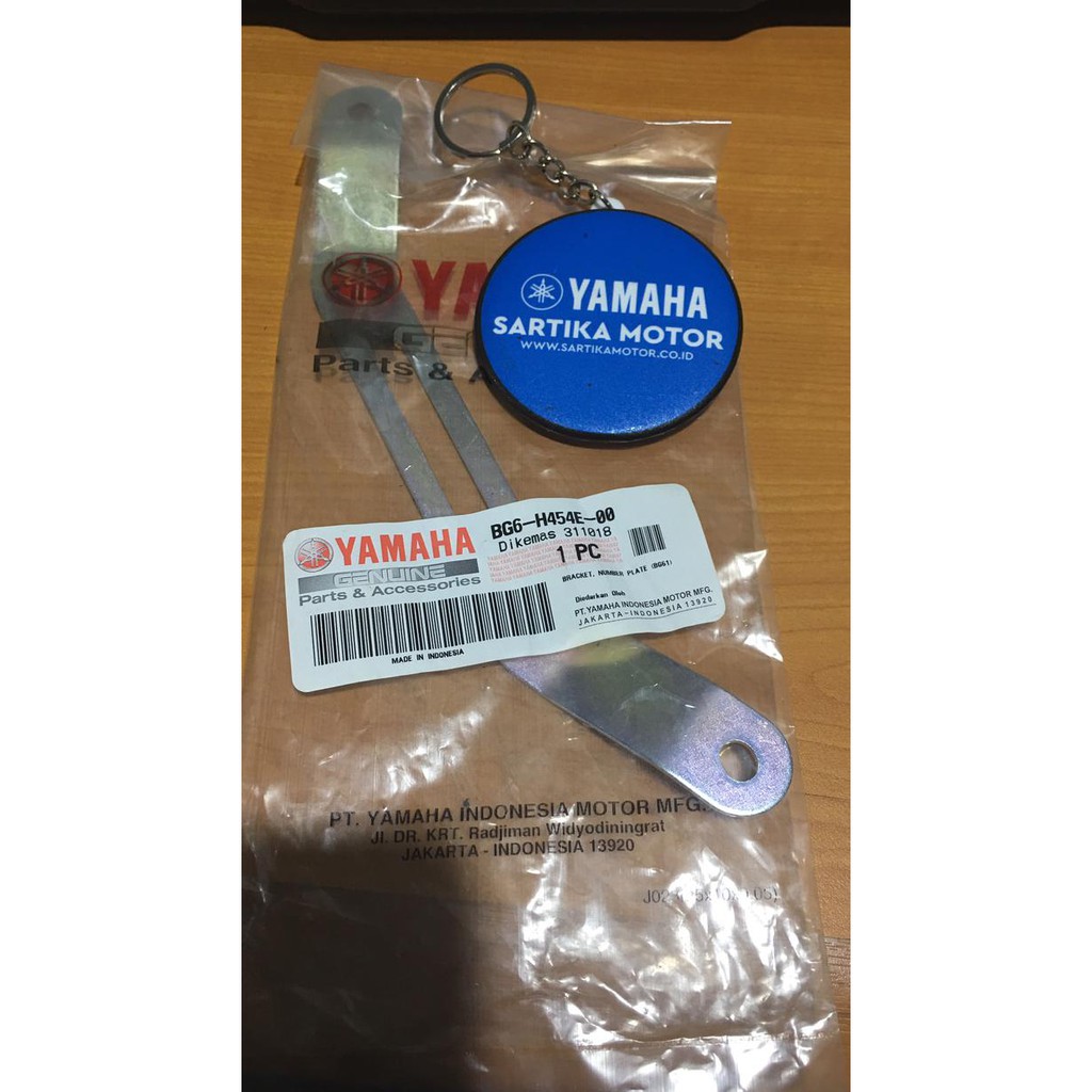 Breket Dudukan Plat Nomor Nomer Original Bracket Number Plate Yamaha Xmax