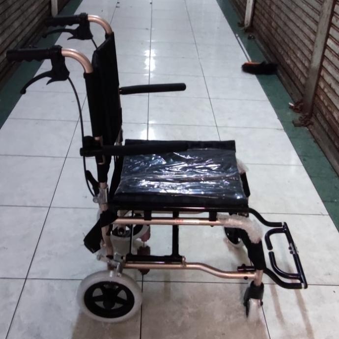 Kursi roda travelling GEA FS 804