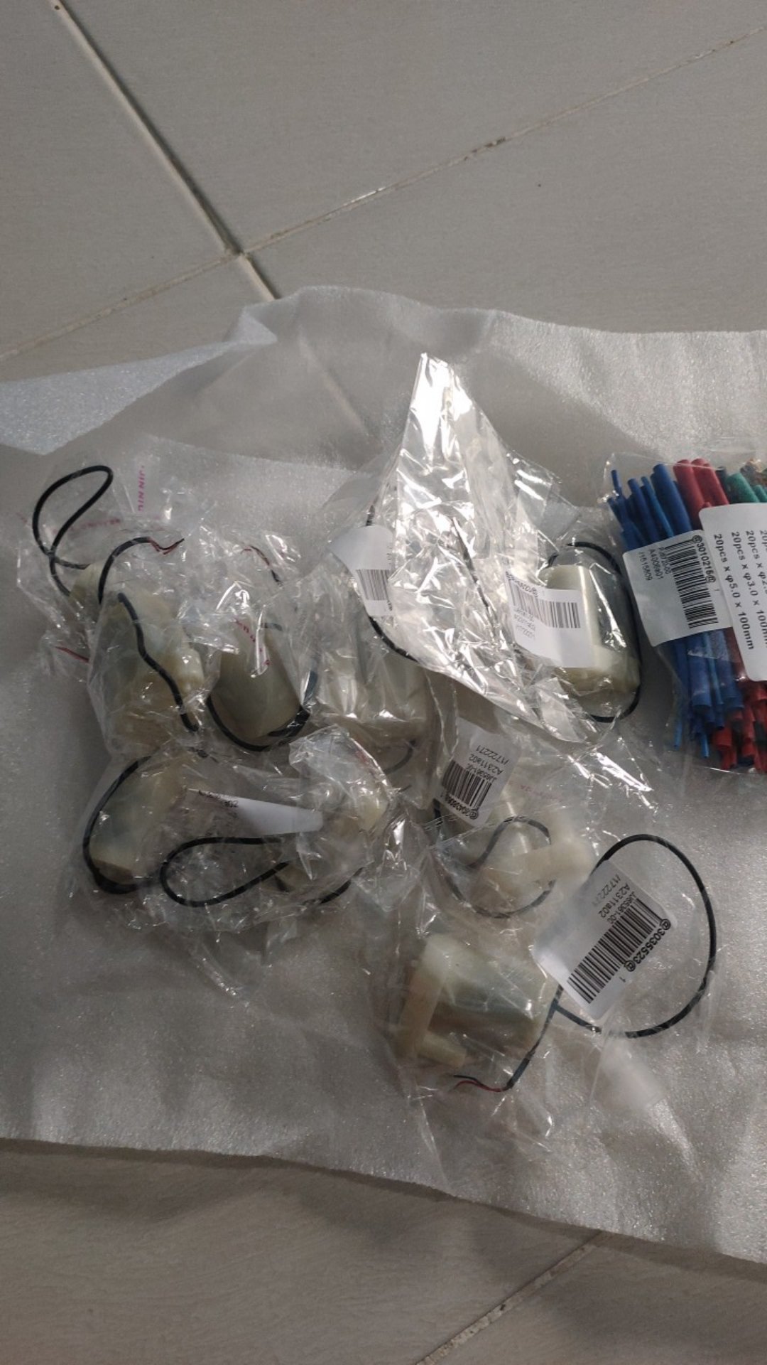 Pompa Air Mancur Mini Dc 3v / 4.5v 100l / H Low Noise Untuk Akuarium Ikan