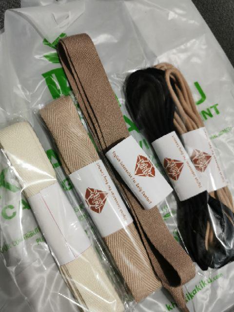 Khakikakiku Rounded Shoelaces Beige