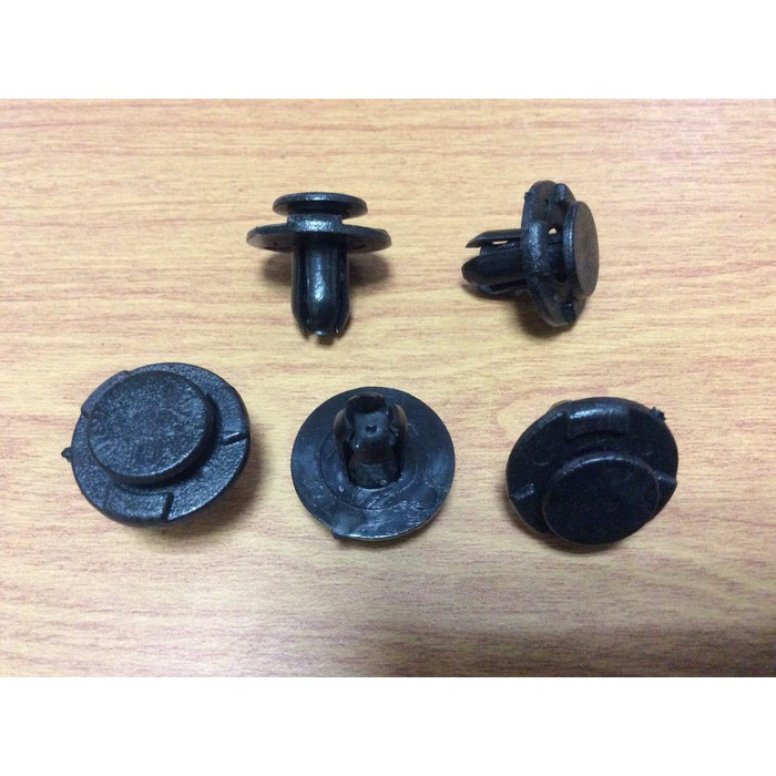 Kancing Mobil Klip Grill Bemper Toyota Avanza Veloz Cx5 Mirage Livina