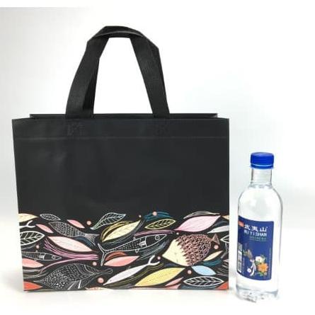 

Goodie Bag Besar Motif Ikan Sovenir Ulang Tahun