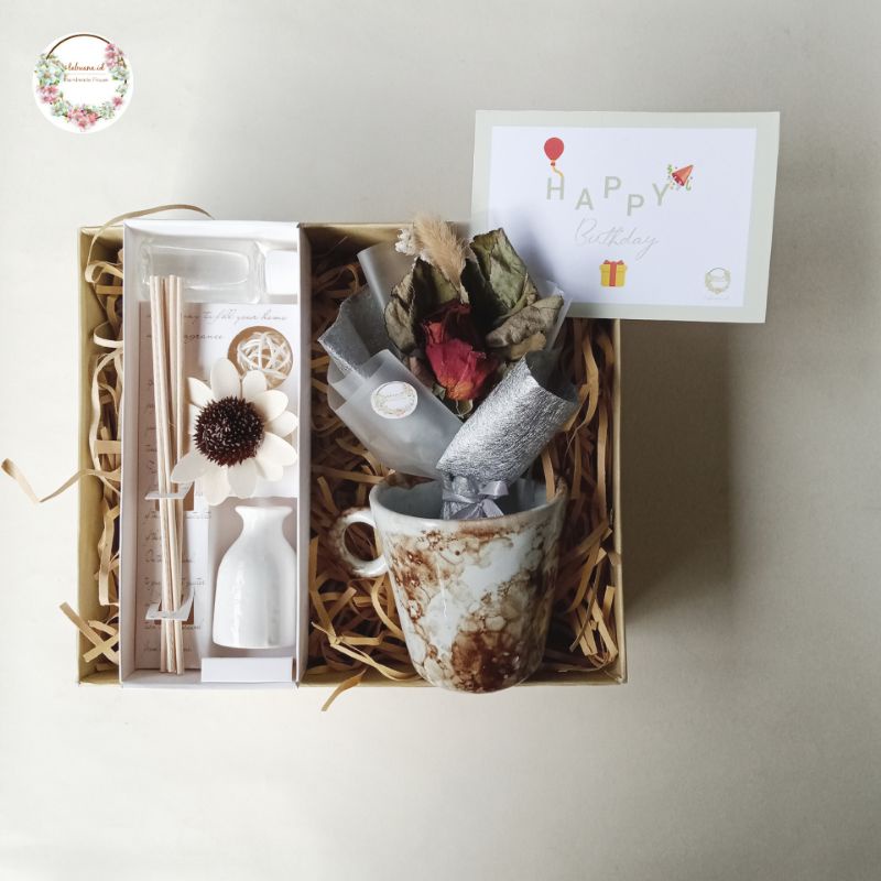 SOUVENIR / KADO ULANG TAHUN / HADIAH ULANG TAHUN / ULANG TAHUN / SOUVENIR ULANG TAHUN / HADIAH / BOX