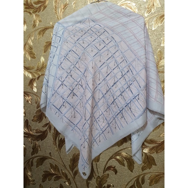 louvre buttonscarves PL