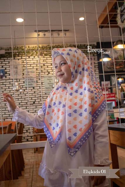 HIJAB SEGIEMPAT MOTIF ANAK ELEEYASCARF