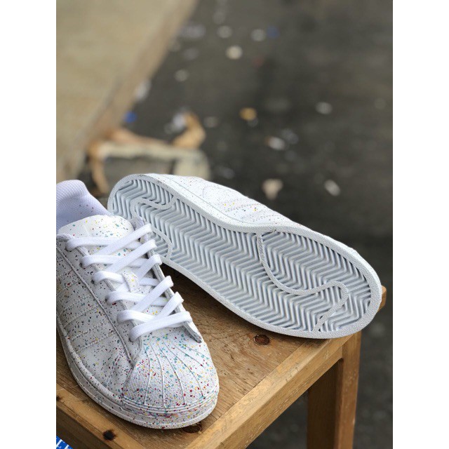Sepatu adidas superstar spray pharrel william edition white Promoted