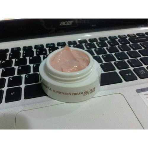 immortal sunscreen oil free soft beige