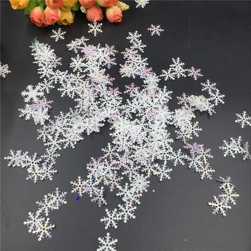 300Pcs Christmas Classic Shiny Snowflake Ornaments for Holiday Wedding， Party ，Throwing Confetti ，Xmas Decorations