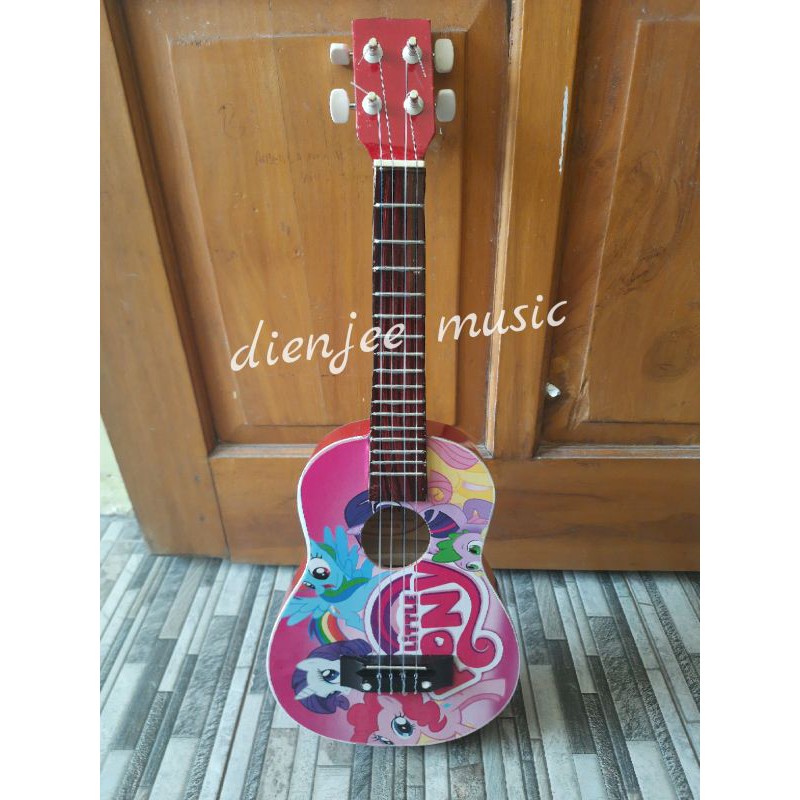 Ukulele Karakter Motif Kartun Kuda Pony