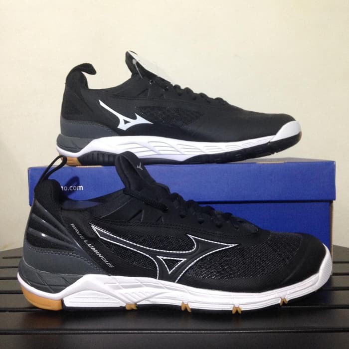 mizuno wave luminous mid