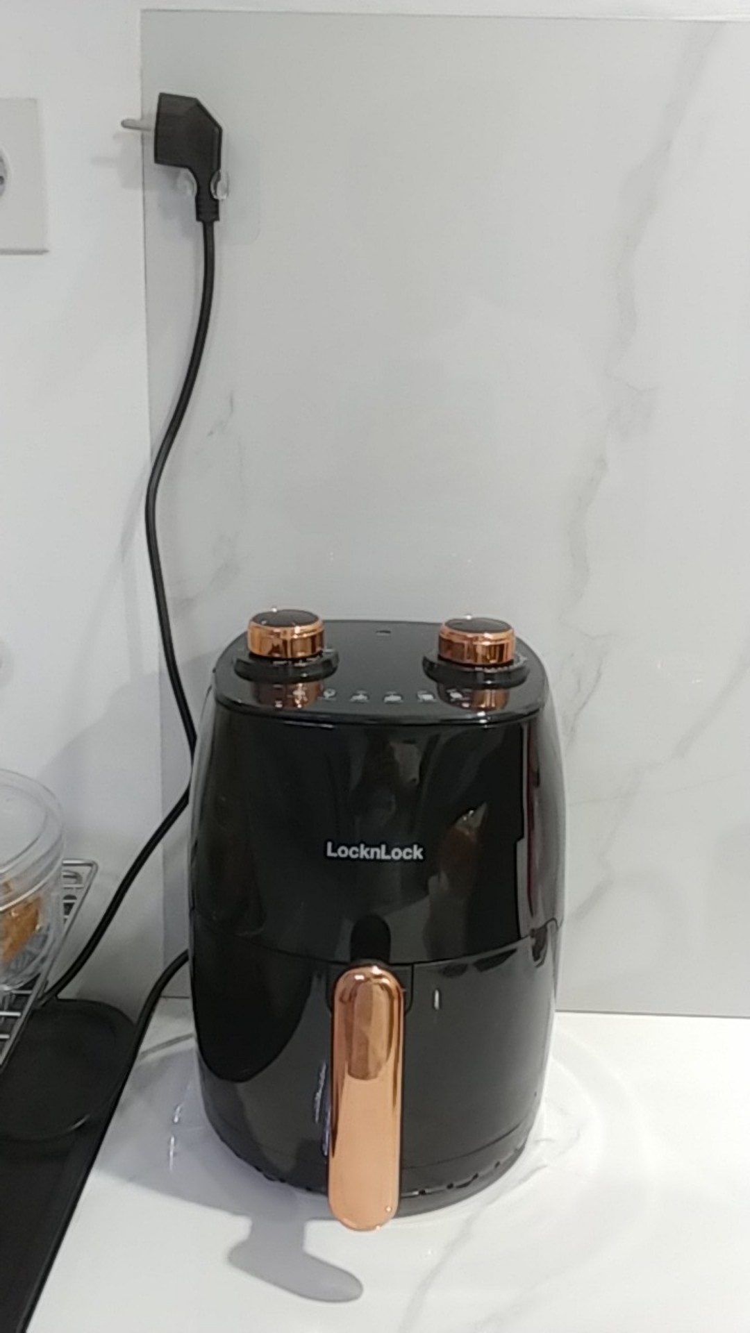 (pro) Gantungan Kait Holder Kabel Listrik Warna Transparan Dengan Perekat