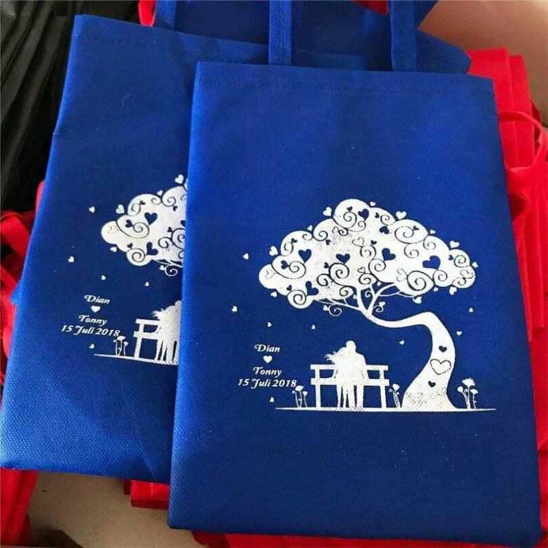 

tas tali spunbond 20x30cm / tas wedding / tas berkat / tas souvenir / tas jinjing / tas spunbond