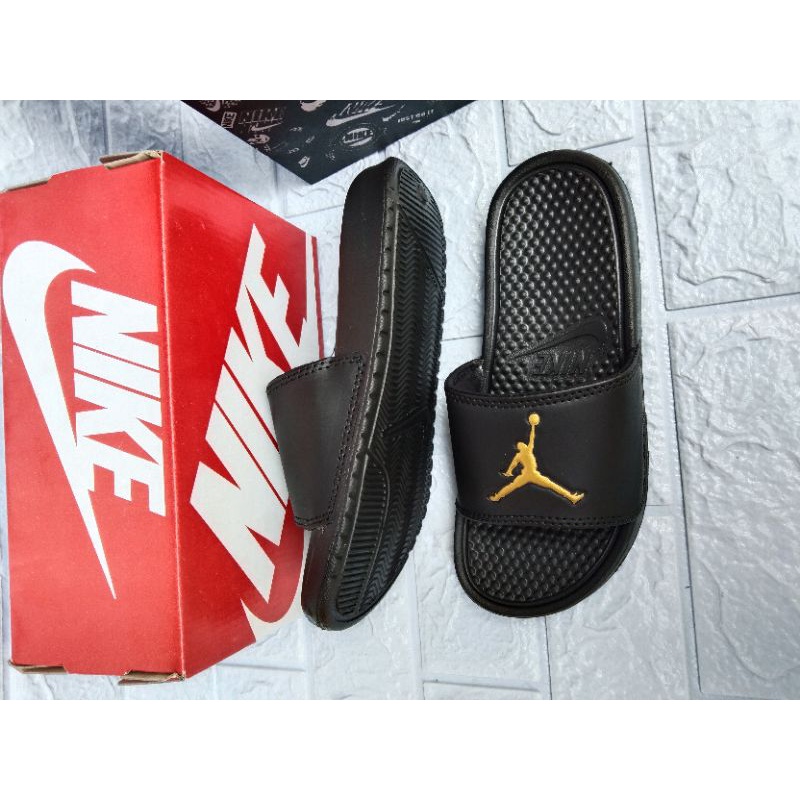 Sandal slop nike jordan wanita kekinian/sandal slop nike jordan pria terbaru NIKE JORDAN Gold premium-1