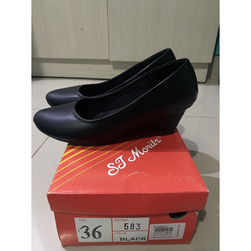 Sepatu Pantofel Hitam St. Moritz ukuran 36