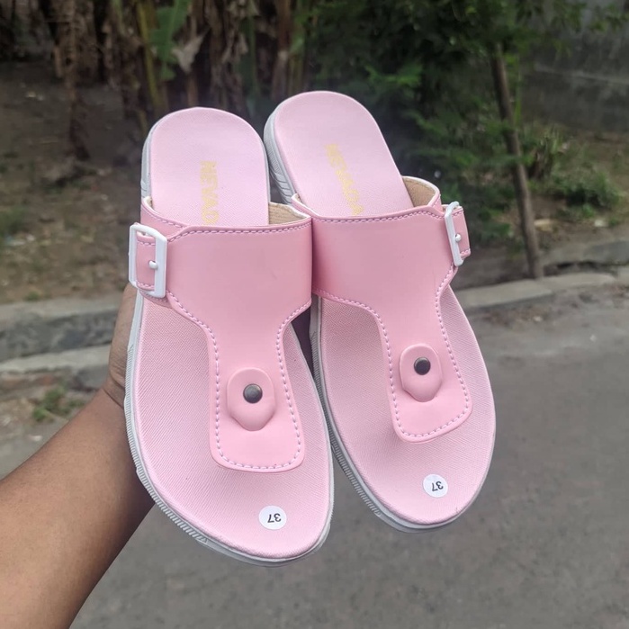 Sandal Nevada Perempuan Japit gesper Terbaru