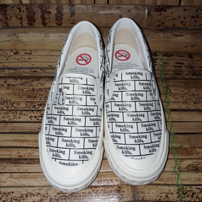 Compass Slip On Smoking