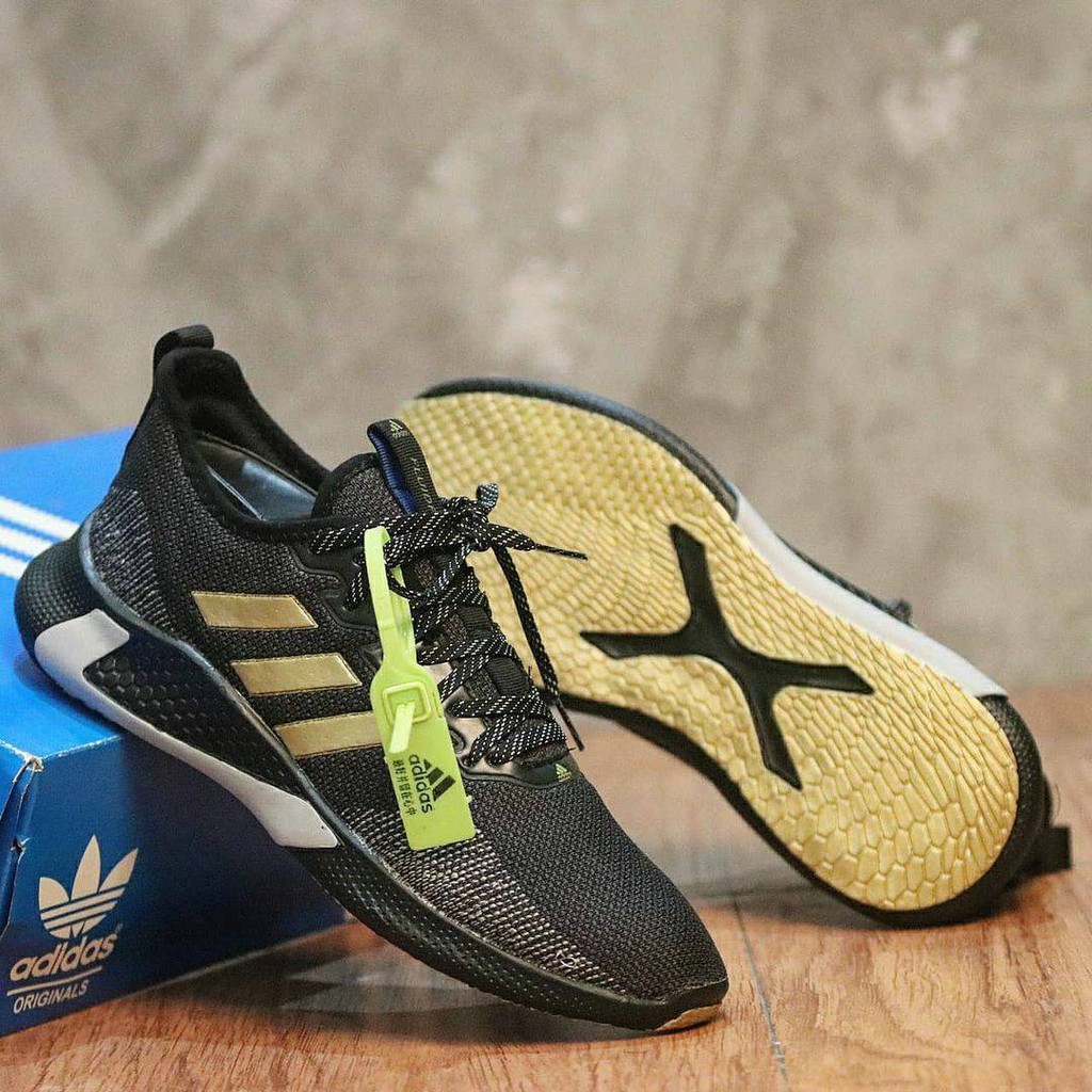 Sepatu adidas fluidflow