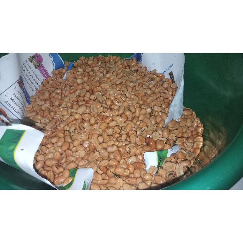 

Kacang bawang gurih daun jeruk 27 gr