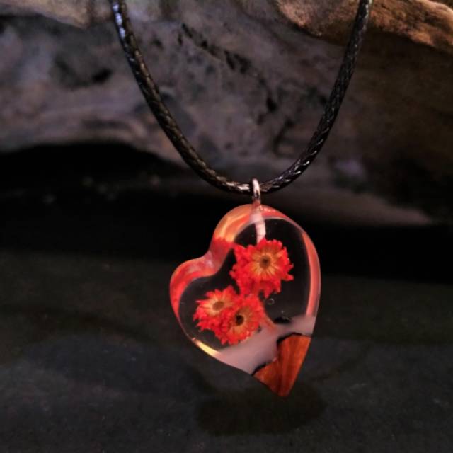 Kalung edelweiss batu resin