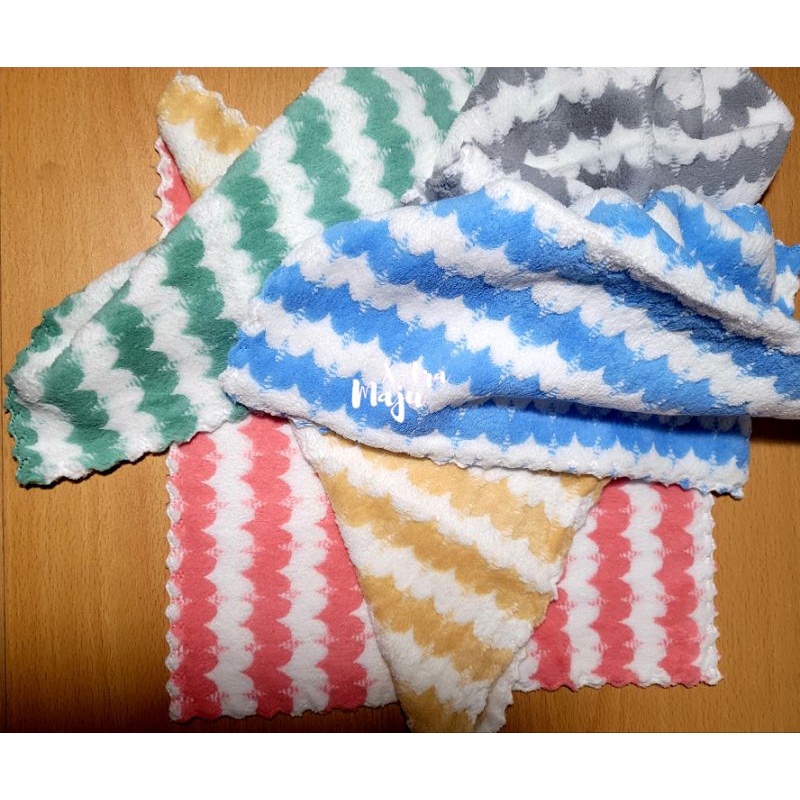Saputangan / Handuk Tangan Microfiber Micro Bulu Uk 30x30 Cm