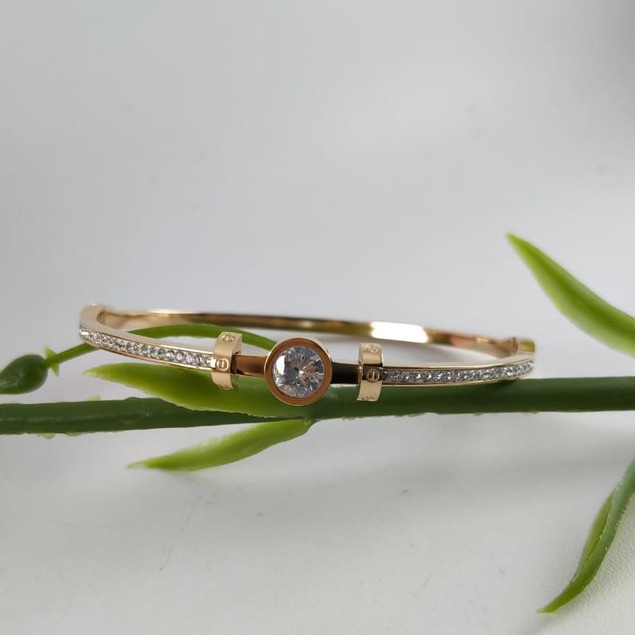 Gelang CARTIER mata titanium.....