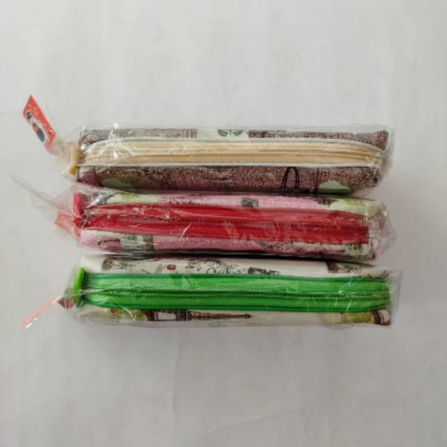 

Kotak Pensil / Tempat Pensil Resleting
