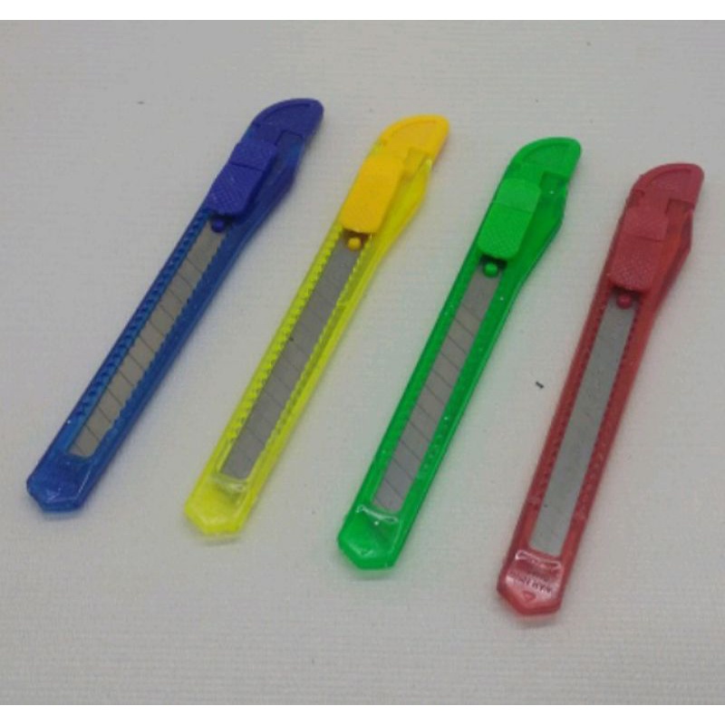 

Cutter/Pemotong Kertas/Pisau Cutter Plastik Kecil