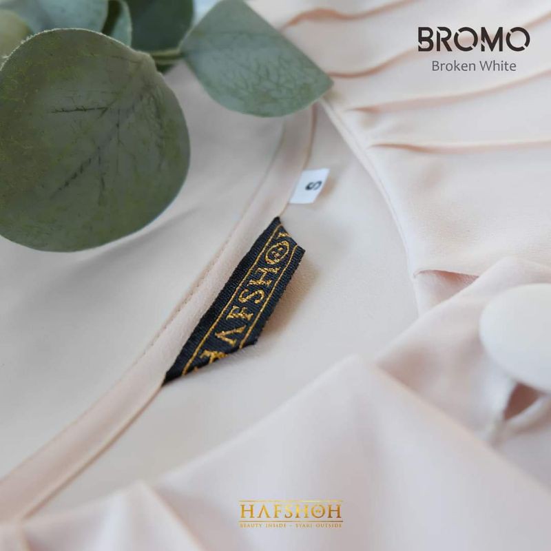 PRELOVED HAFSHOH BROMO BROKEN WHITE